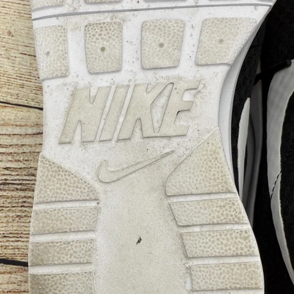 Nike Black Athletic Shoes with White Logo - Picture 6 of 10